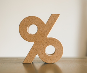 Dicas para reconhecer taxas de juros baixas em empréstimos e tomar a decisão adequada