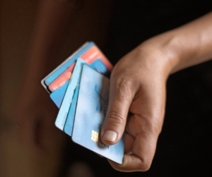 Qual é o momento certo para ter vários cartões de crédito?